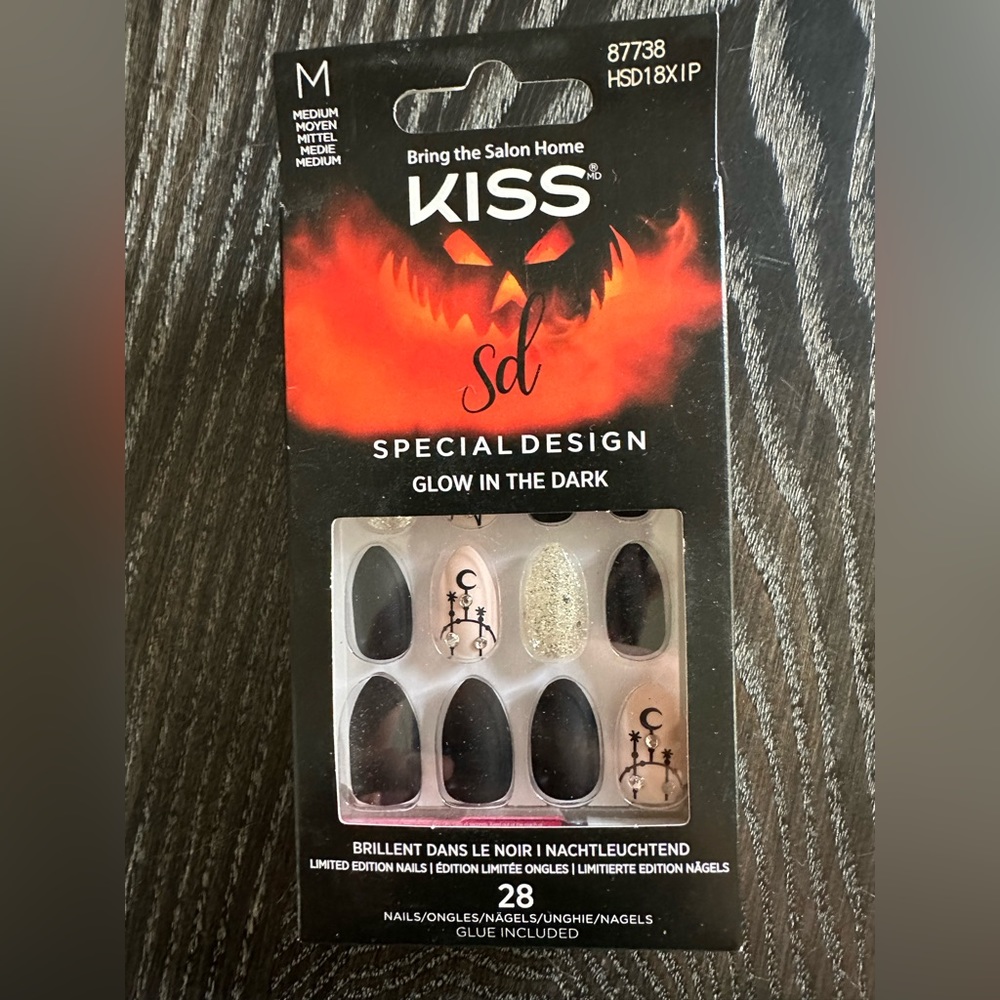 *NEW* Glue on Nails